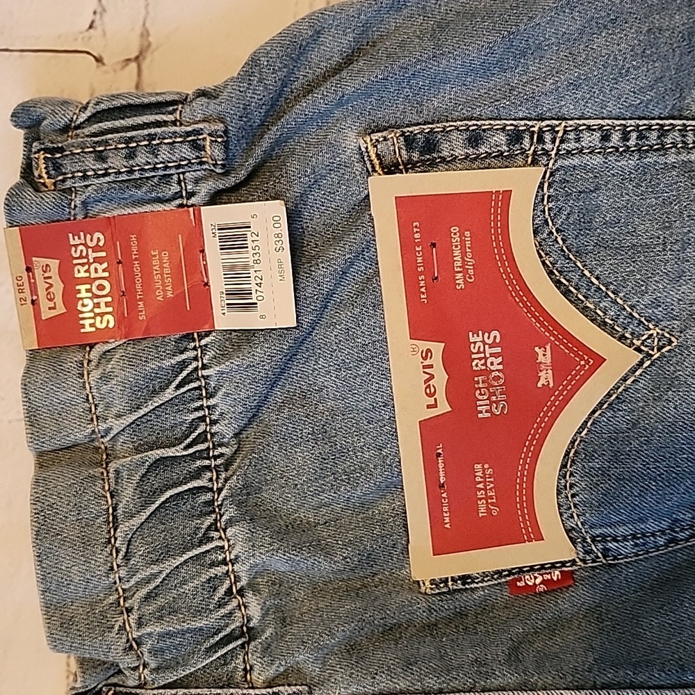 LEVI'S HIGH RISE SHORT - Picture 4 of 7